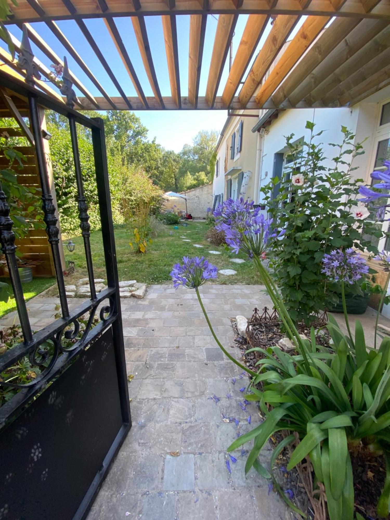 Appartement Atelier De Boheme à Le Bourdet Extérieur photo